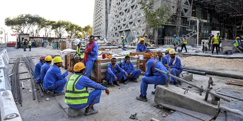 Οι θάνατοι εργατών στο Κατάρ δίχασαν το Ευρωπαϊκό Κοινοβούλιο