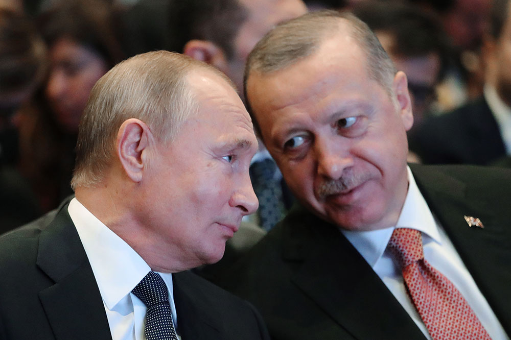 Ερντογάν σε Πούτιν: «Η Τουρκία είναι έτοιμη να μεσολαβήσει για την ειρήνη»