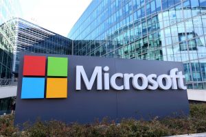 Σε 10.000 απολύσεις προχωρά η Microsoft