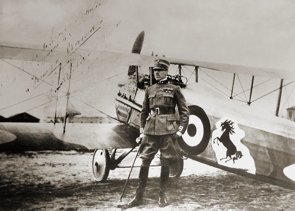 Ο πιλότος του Α’ Παγκόσμιου Πολέμου που ενέπνευσε τον Eντσο Φεράρι να έχει ως σύμβολο το όρθιο αλογάκι
