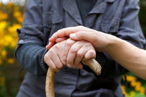 Βρήκαν ηλικιωμένους κλειδωμένους σε γηροκομείο – Πώς αποκαλύφθηκε το κολαστήριο