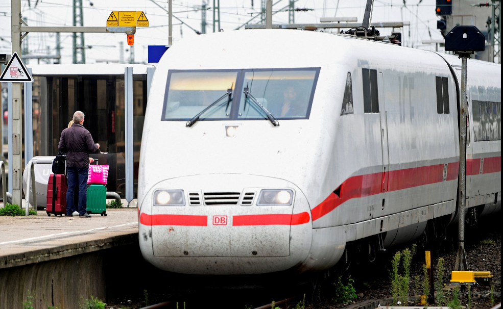 Γαλλία: Σύλληψη άνδρα που απείλησε να ανατινάξει τρένο υψηλής ταχύτητας