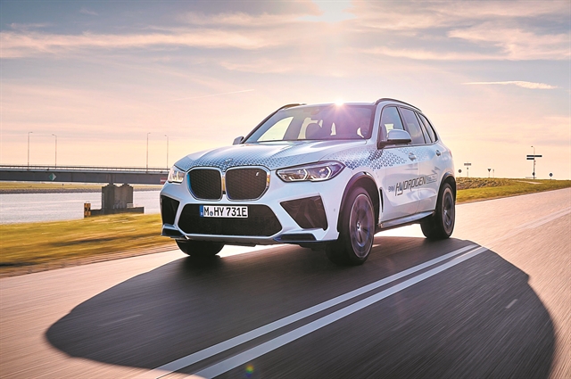 BMW iX5 Hydrogen: Δοκιμή 100 υδρογονοκίνητων