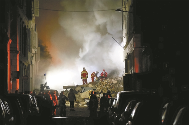 Εως και 10 άτομα εγκλωβισμένα       ύστερα από κατάρρευση κτιρίων