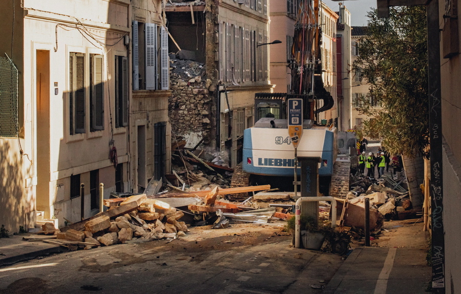 Πέντε οι νεκροί από την κατάρρευση πολυκατοικίας στη Μασσαλία