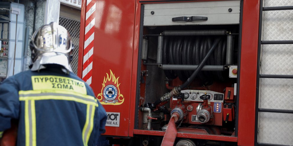 Πυρκαγιά σε εγκαταλελειμμένο εργοστάσιο στην Αχαρνών