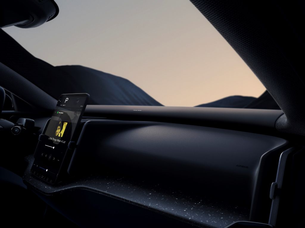 Το νέο αμιγώς ηλεκτρικό Volvo EX30 έχει εσωτερικό από ανακυκλωμένα υλικά, όπως τζιν, λινάρι και μαλλί