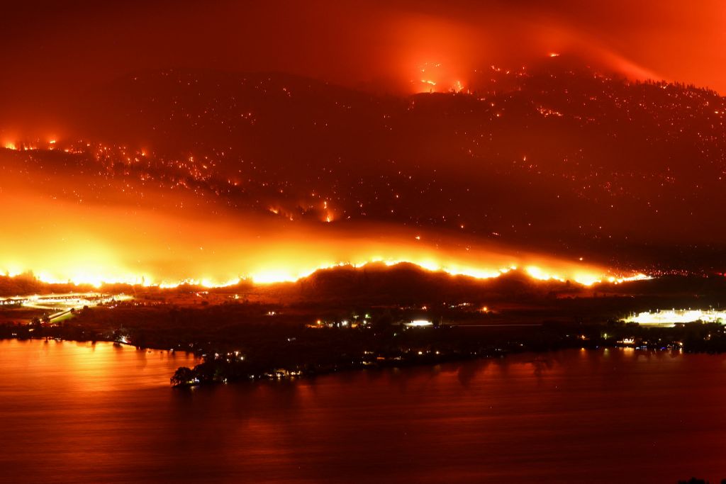 Συναγερμός στον Καναδά λόγω μεγάλης δασικής πυρκαγιάς