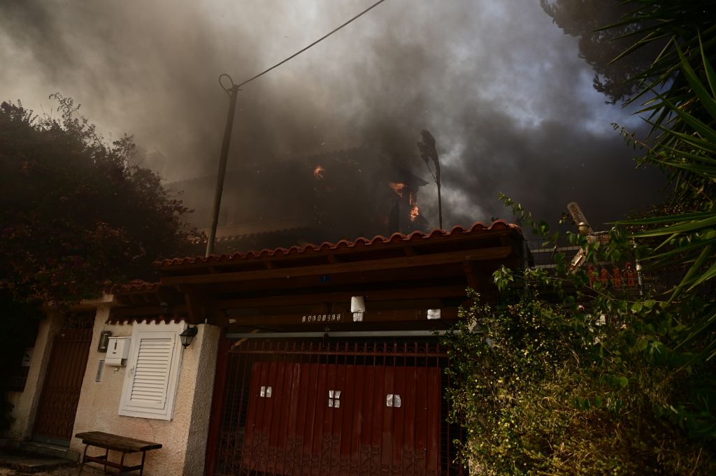 Αγωνιούν δεκάδες χιλιάδες άνθρωποι στα Μεσόγεια Αττικής: «Η κατάσταση είναι απελπιστική»