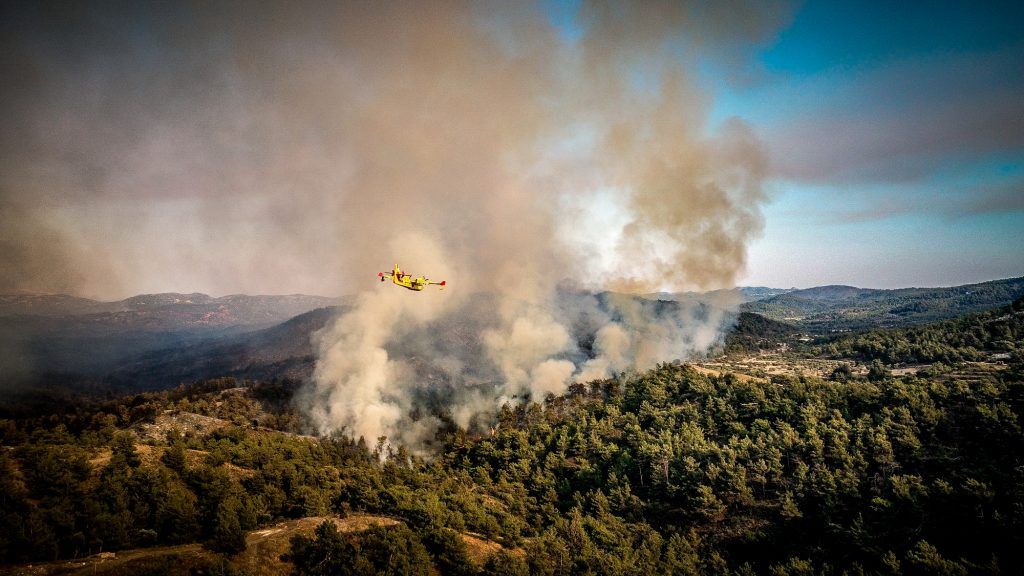 Φωτιά στη Ρόδο: Επιχείρηση εκκένωσης 19.000 ατόμων – Η μεγαλύτερη που έγινε ποτέ στη χώρα
