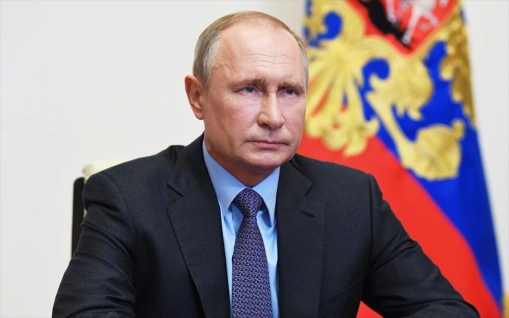 Πούτιν: H Δύση τροφοδοτεί «τις φλόγες του πολέμου»