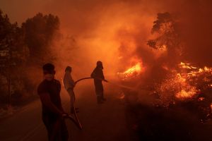 Φωτιές: Ανεξέλεγκτη η πυρκαγιά στον Εβρο – Μεγάλη αναζωπύρωση στην Αύρα Αλεξανδρούπολης