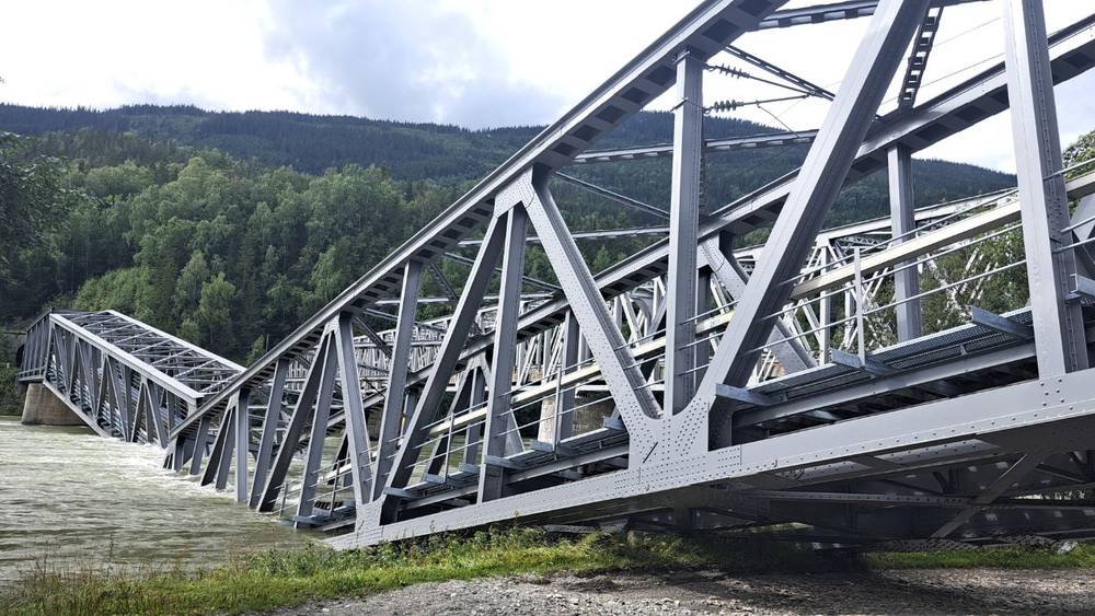Νορβηγία: Σιδηροδρομική γέφυρα κατέρρευσε από τις πλημμύρες