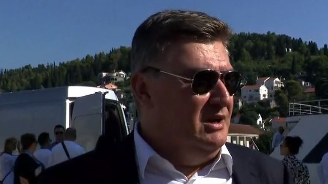 Απειλεί με βεντέτα την Αθήνα ο πρόεδρος της Κροατίας για τους 100 χούλιγκαν