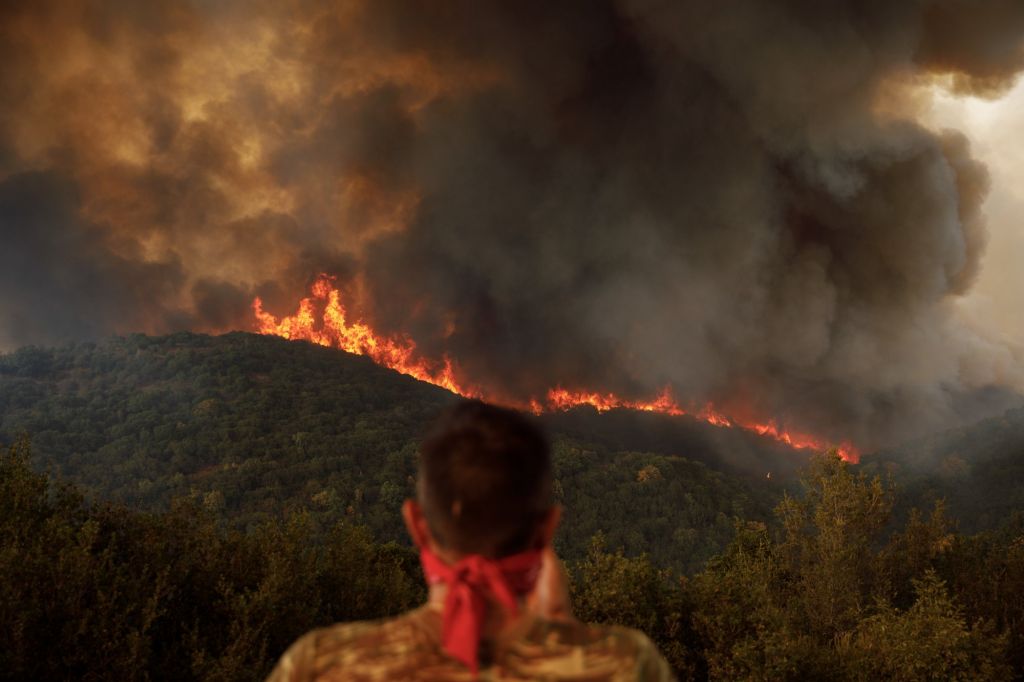 Φωτιά στον Έβρο: Νέο SMS του 112 για εκκένωση της περιοχής Κοτρωνιά