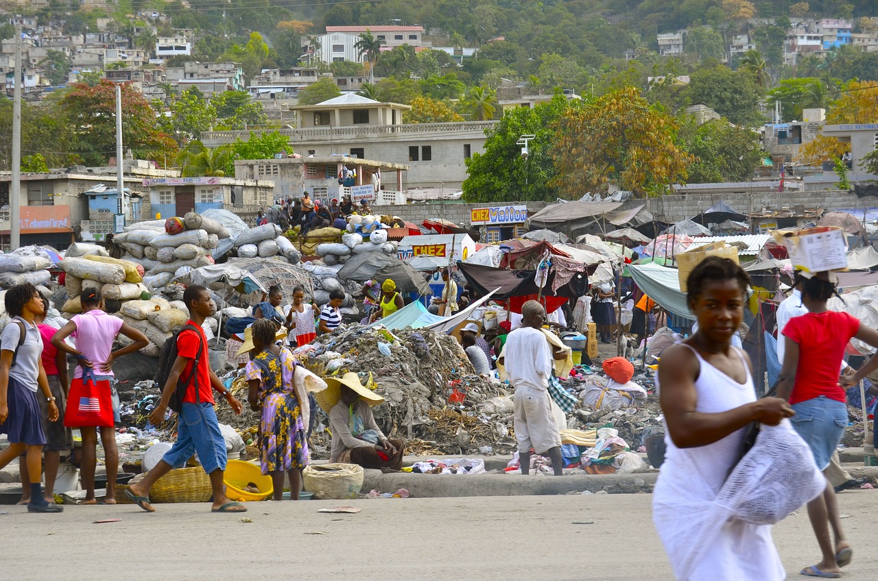 Χιλιάδες πολίτες της Αϊτής εγκαταλείπουν τα σπίτια τους μετά από επίθεση συμμορίας – «Σκότωσαν πολλούς»