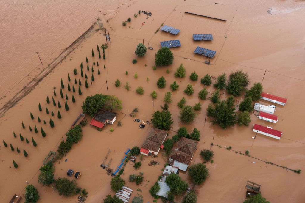 Αθηνά Λινού: Κίνδυνος για τη δημόσια υγεία από τις πλημμύρες