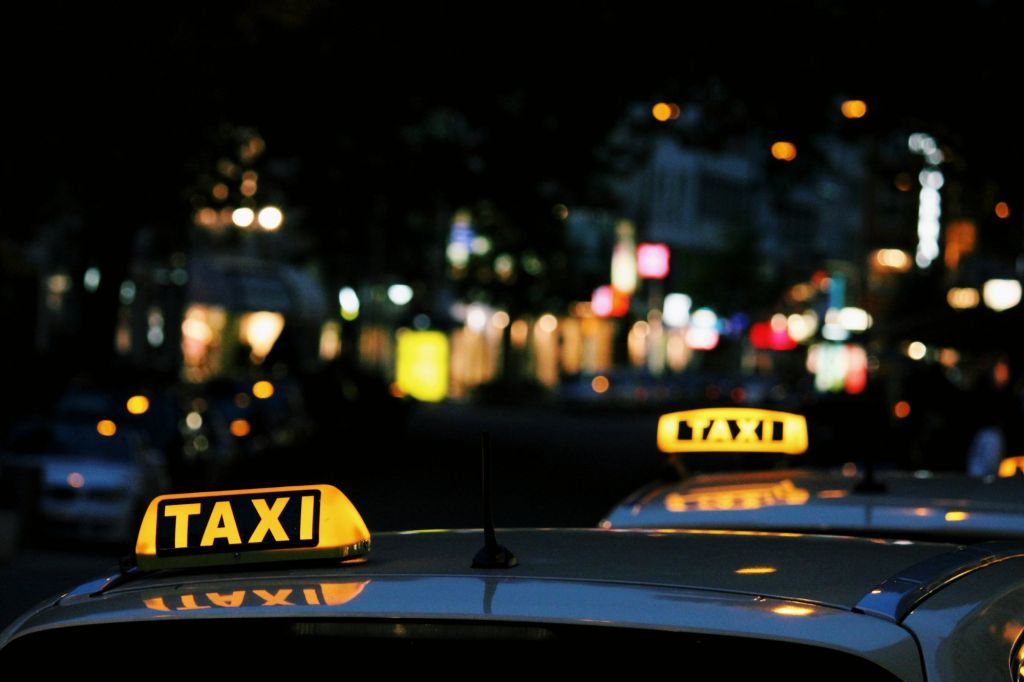 Ελεύθερος υπό όρο ο οδηγός ταξί που κατηγορείται για βιασμό 19χρονης