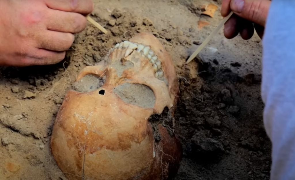 Επιστήμονες λύνουν το μυστήριο με τα θαμμένα βαμπίρ που βρήκαν αρχαιολόγοι