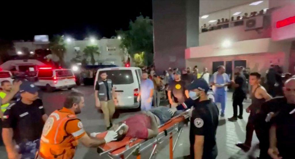 Ισραήλ: «Δεν βομβαρδίσαμε εμείς το νοσοκομείο» λένε και «εξαφανίζουν» υλικό