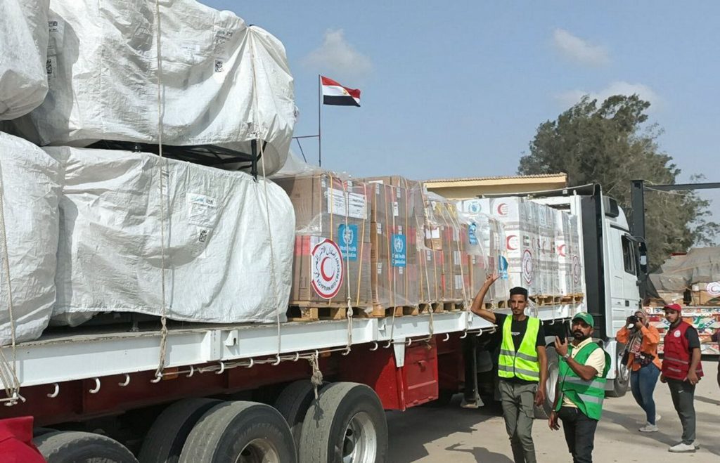 Πέρασαν ακόμα 14 φορτηγά στη Γάζα