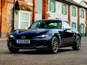 MAZDA: ΜΠΑΙΝΕΙ ΣΤΗΝ ΠΡΙΖΑ ΤΟ MX-5