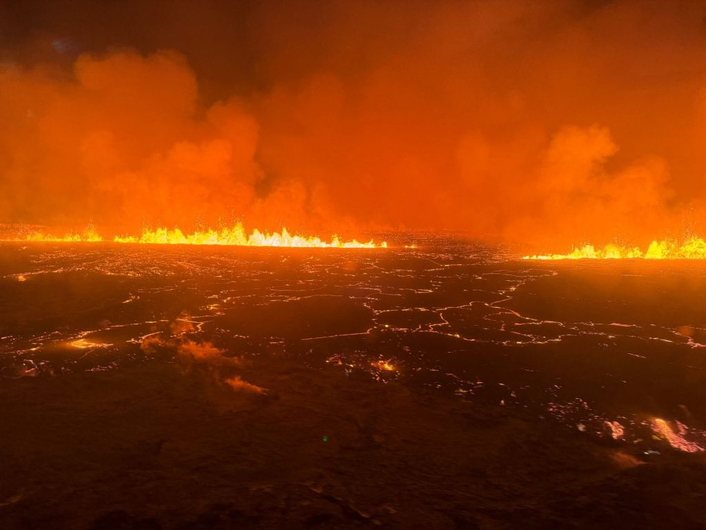 Ισλανδία: Τοξικό νέφος αερίων απειλεί το Ρέικιαβικ μετά την έκρηξη του ηφαιστείου