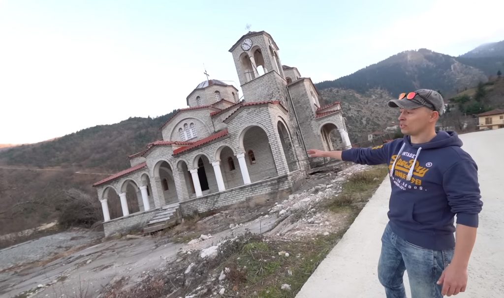 Ο ελληνικός «Πύργος της Πίζας» είναι εκκλησία και βρίσκεται στα Τρίκαλα