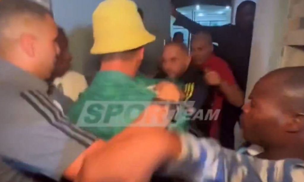 Οπαδοί εισέβαλαν στο ξενοδοχείο της Αλγερίας μετά τον αποκλεισμό από το Κόπα Άφρικα