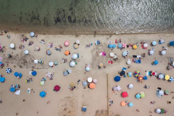 Το σχέδιο για τις «απάτητες παραλίες» τα πρόστιμα και οι ποινές