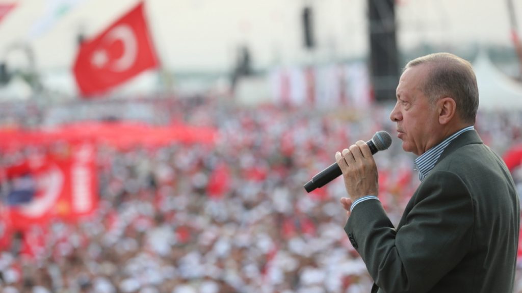 Τουρκία: Οι κάλπες ανοίγουν, ο Ερντογάν καίγεται – Το μεγάλο του στοίχημα