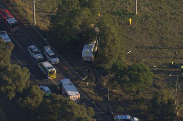 Μελβούρνη: Σχολικό λεωφορείο έπεσε σε δέντρο – Νεκρός ο οδηγός, τραυματίστηκαν παιδιά