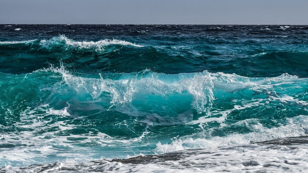 Στη ΜΕΘ νήπιο που βρέθηκε χωρίς τις αισθήσεις του σε θάλασσα στην Κρήτη – Συνελήφθη η μητέρα