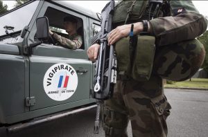 Γαλλία: Συναγερμός στο Παρίσι – Εξερράγη βόμβα στα χέρια Ρωσοουκρανού