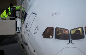 Νέα Ζηλανδία: Περιπέτεια στον αέρα με Boeing – Αναγκαστική προσγείωση λόγω φωτιάς σε κινητήρα