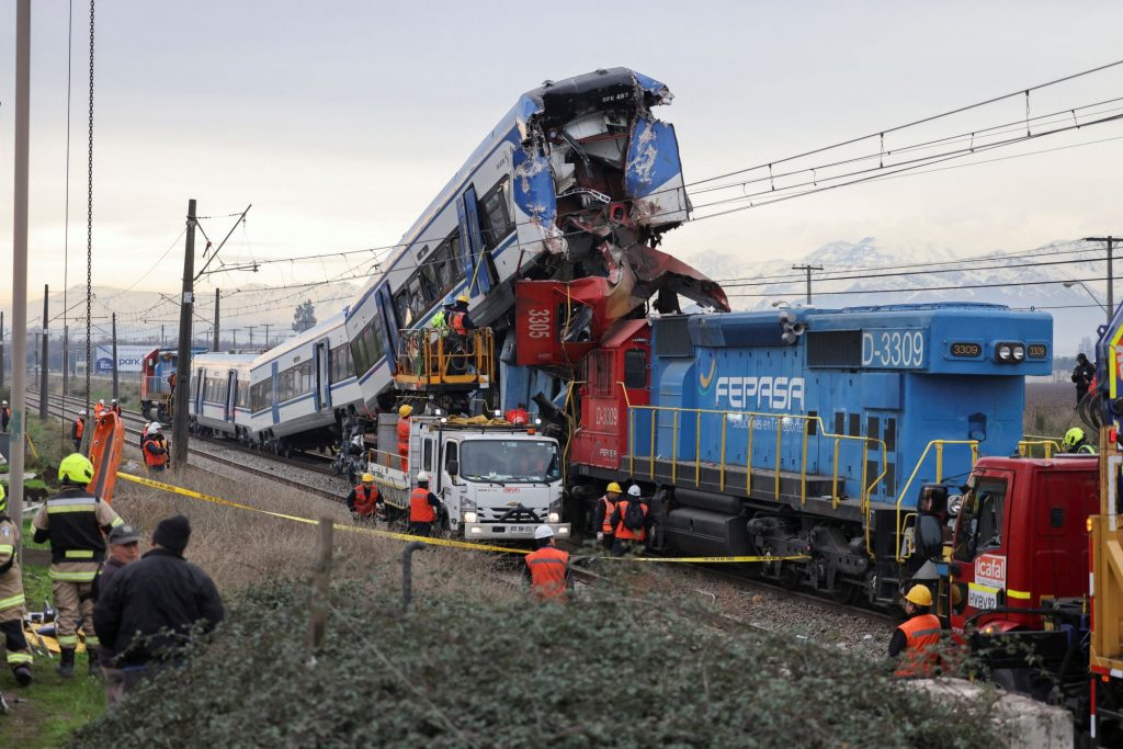 Μετωπική σύγκρουση τρένων και δυο νεκροί στη Χιλή
