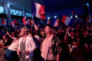 Εκλογές στη Γαλλία – Προηγείται η Εθνική Συσπείρωση, δεύτερο το Λαϊκό Μέτωπο