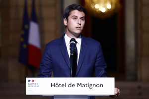 Εκλογές στη Γαλλία: «Η ακροδεξιά βρίσκεται στο κατώφλι της εξουσίας», προειδοποιεί ο Ατάλ μετά την ανακοίνωση των exit polls