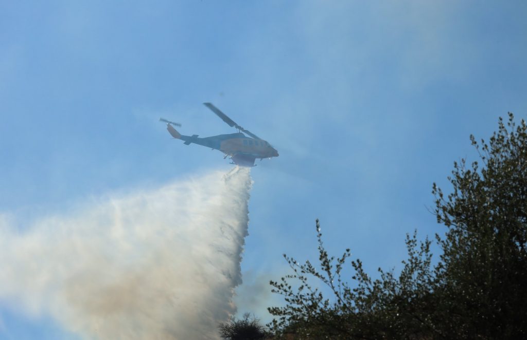 Πυρκαγιά στη Νέα Ζίχνη Σερρών – Σηκώθηκαν εναέρια μέσα