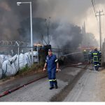 Κάτω Κηφισιά: Μεγάλη φωτιά και ισχυρή έκρηξη σε εργοστάσιο – Μήνυμα από το 112