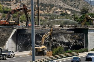 Ανατροπή βυτιοφόρου: Αποκαταστάθηκε πλήρως η κυκλοφορία στην Αθηνών-Κορίνθου