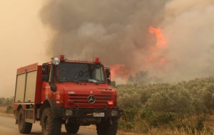 Φωτιά στο Κορωπί: Μήνυμα από το 112
