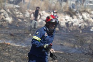 Βαρυμπόμπη: Συνελήφθη ο ιδιοκτήτης γνωστής ταβέρνας για τη φωτιά