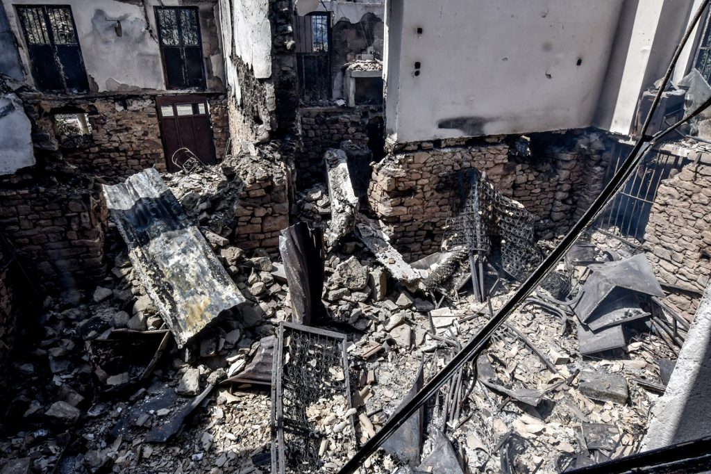 Φωτιά στην Αχαΐα: Τουλάχιστον έξι σπίτια κάηκαν – Τις πληγές τους μετρούν οι κάτοικοι