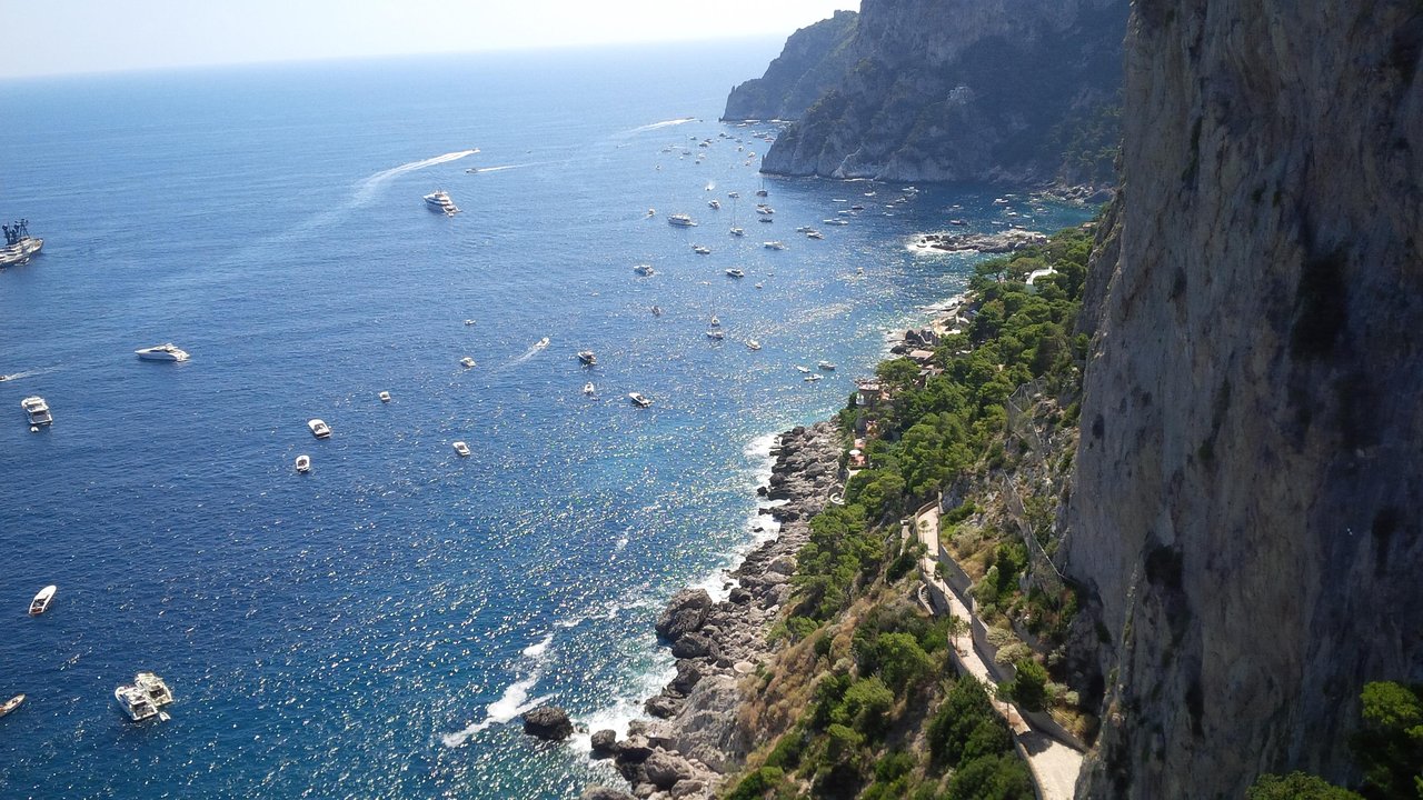 Italia: blocco degli arrivi turistici a Capri