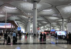 Κωνσταντινούπολη: Ελληνίδα συνελήφθη στο αεροδρόμιο για διακίνηση μεταναστών