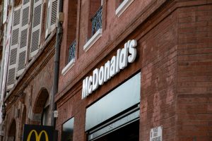Τα McDonald’s έχασαν το εμπορικό σήμα «Big Mac» στην ΕΕ