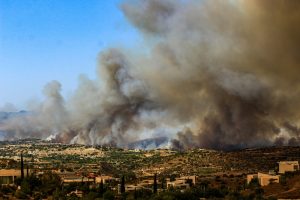 Κύπρος: Πύρινη κόλαση στην Πάφο – Εκκενώθηκαν χωριά και κάηκαν σπίτια – Επέστρεψε εσπευσμένα ο Χριστοδουλίδης