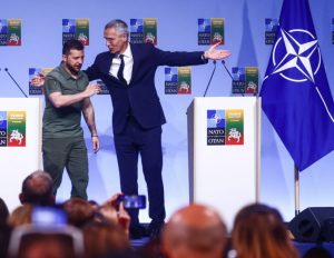 Ψυχρολουσία για Κίεβο – Ένταξη στο ΝΑΤΟ περίμεναν, ειδικό αποσταλμένο τους στέλνουν