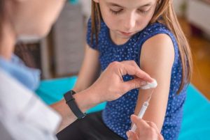 Καμπανάκι από Μαγιορκίνη για κοκκύτη: Γυναίκες και παιδιά, να εμβολιαστούν